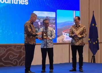 Indonesia mendorong pengembangan teknologi hijau untuk menjaga lingkungan dan mendukung pembangunan berkelanjutan.