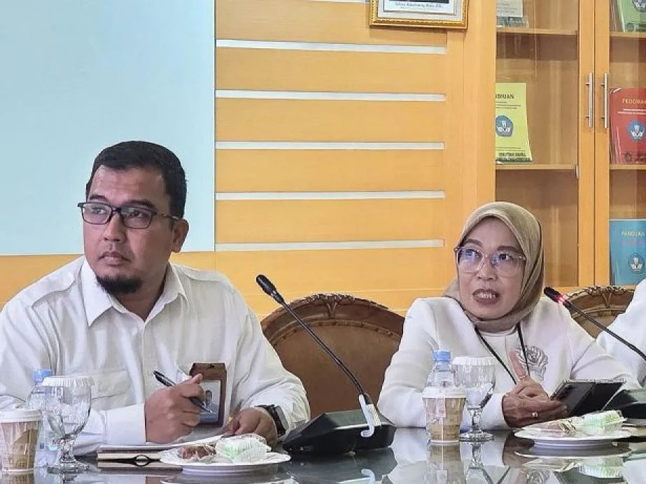 Kemendikdasmen menyiapkan redistribusi guru untuk mengatasi kekurangan sekitar 498 ribu tenaga pendidik di Indonesia.