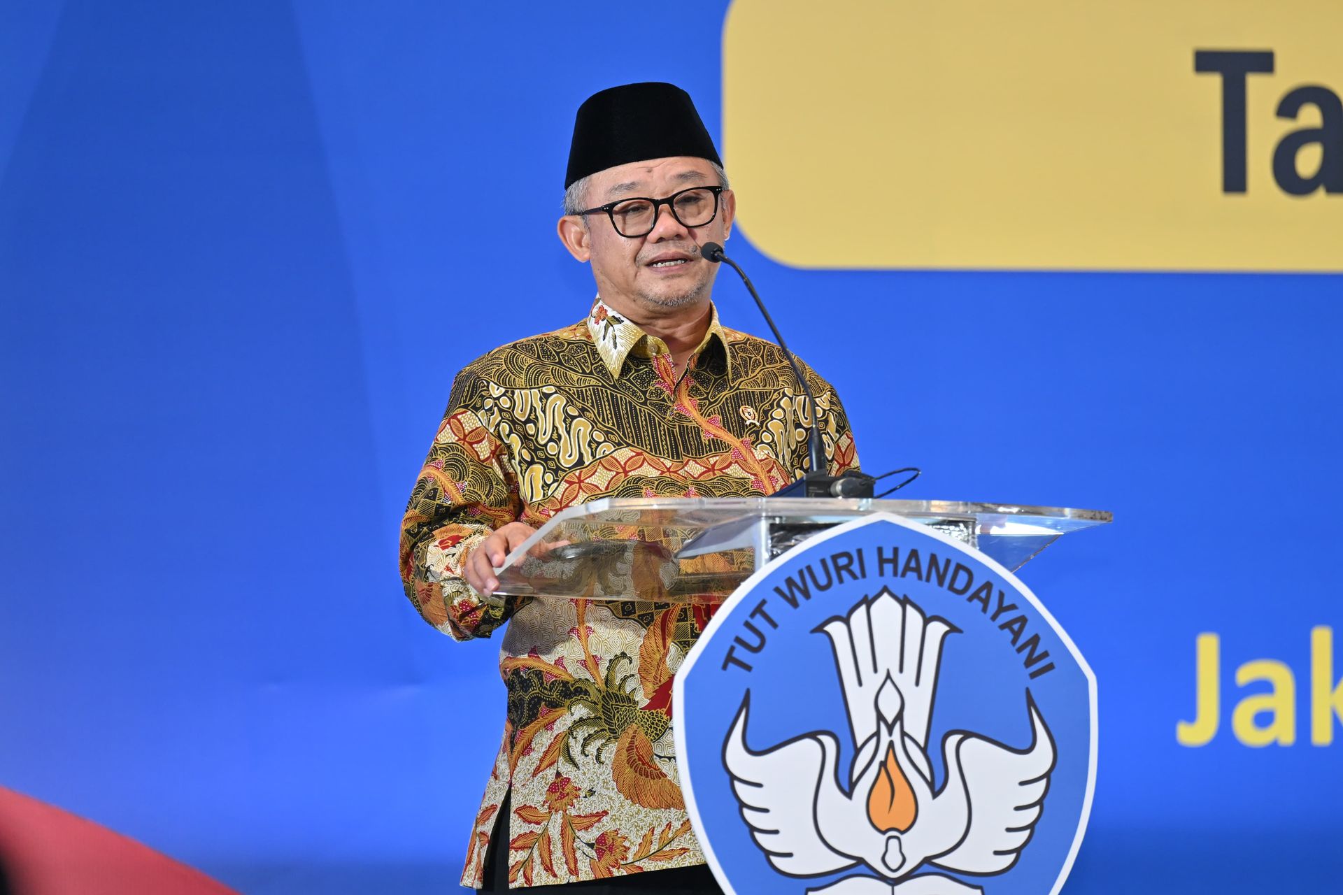 Kemendikdasmen menegaskan pentingnya kemampuan bahasa Inggris bagi guru SD untuk meningkatkan kualitas pendidikan.