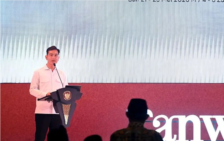 Wakil Presiden Gibran Rakabuming Raka mendorong percepatan digitalisasi pendidikan di wilayah 3T seperti Papua dan NTT guna meningkatkan akses serta kualitas pembelajaran melalui pemanfaatan teknologi modern di sekolah-sekolah terpencil.