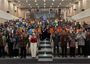 Peserta Seminar Dampak Program Mahasiswa Berdampak 2025 di UAD Yogyakarta mempresentasikan inovasi dan hasil pengabdian masyarakat yang didanai Kemdiktisaintek untuk mendorong dampak sosial, akademik, dan ekonomi.