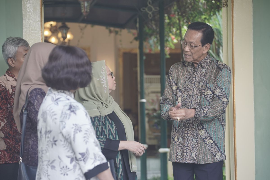 Gubernur DIY Sri Sultan Hamengku Buwono X berdiskusi dengan jajaran Majelis Wali Amanat UGM periode 2026–2031 mengenai penguatan tata kelola, kualitas akademik, dan transparansi perguruan tinggi.