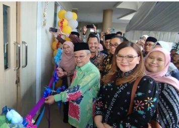 Menteri Pendidikan Dasar dan Menengah Abdul Mu'ti menjelaskan program revitalisasi sekolah yang menargetkan lebih dari 80 ribu satuan pendidikan diperbaiki hingga seluruh sekolah rusak tuntas direhabilitasi pada 2028.