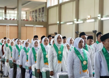 Guru mengikuti kegiatan Pendidikan Profesi Guru (PPG) sebagai bagian dari program sertifikasi Kemendikdasmen untuk meningkatkan kompetensi dan profesionalisme tenaga pendidik di Indonesia.