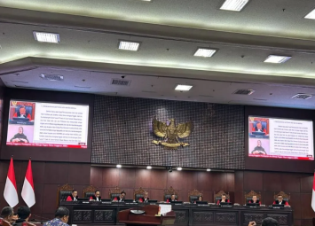 uasana sidang Mahkamah Konstitusi saat membacakan putusan terkait anggaran pendidikan yang menegaskan alokasi minimal 20 persen APBN tidak boleh dikurangi.