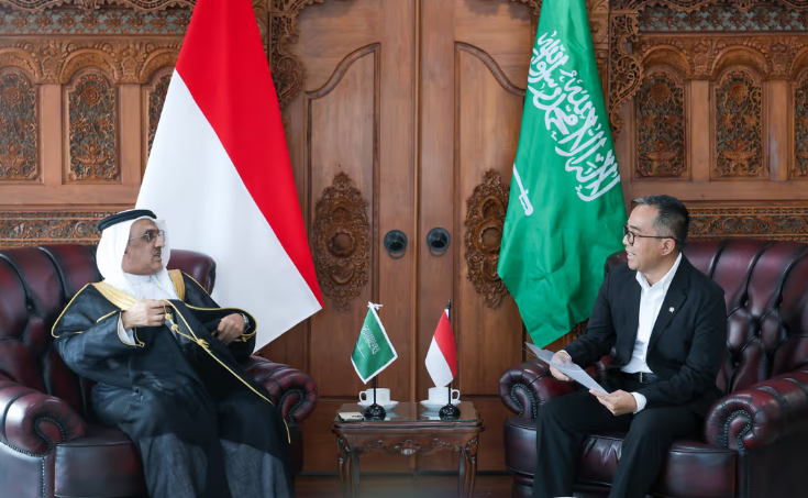 Mendiktisaintek Brian Yuliarto bertemu Dubes Arab Saudi untuk Indonesia membahas penguatan kerja sama pendidikan tinggi, riset bersama, dan pertukaran mahasiswa.