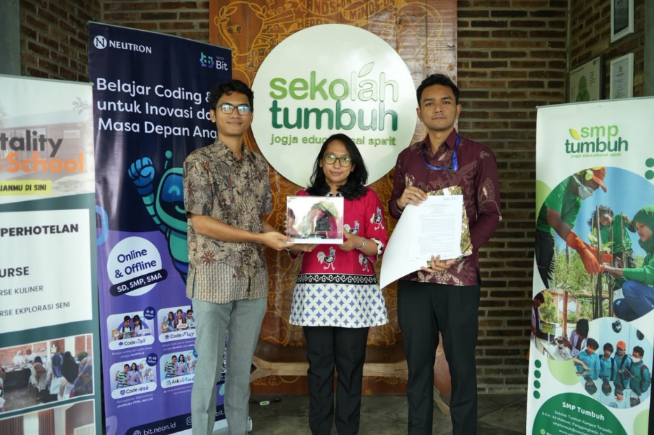 19 Siswa Sekolah Tumbuh Ikuti Club Coding dan Robotik
